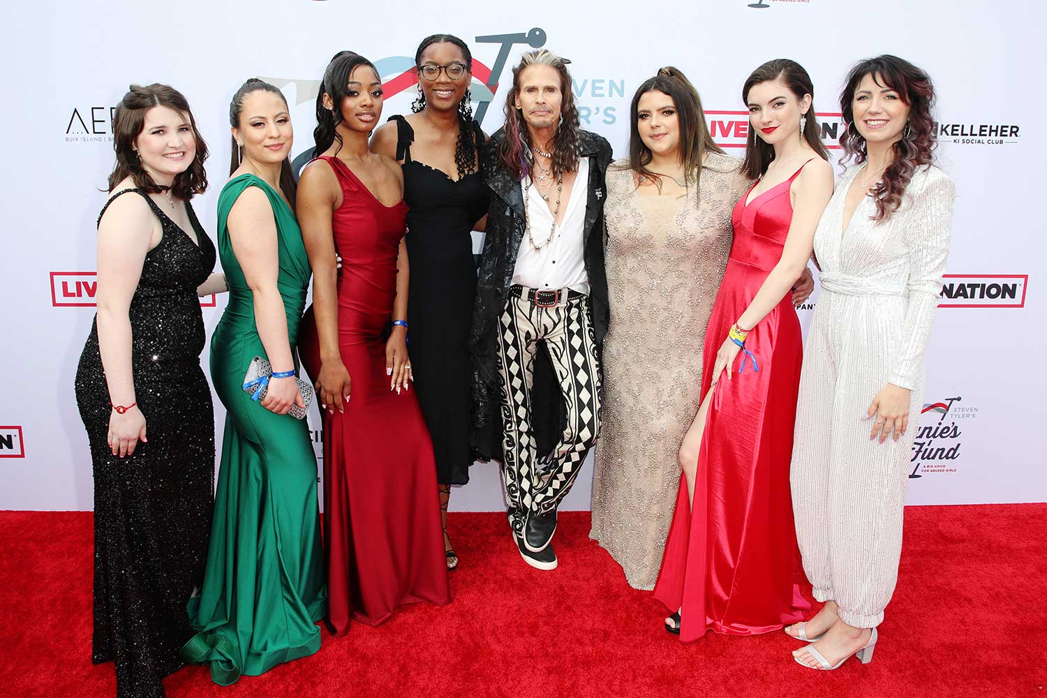 Steven Tyler with LifeSet participants at the 2022 Grammy Viewing party